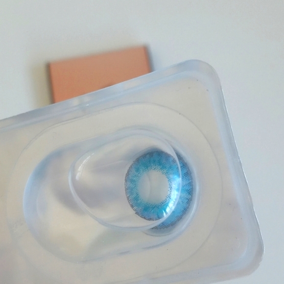 3 Tone Colored Lenses in "Brilliant Blue" Eye Makeup Blue Eyes - Picture 8 of 14